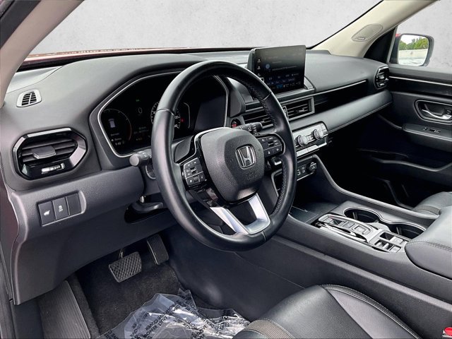 Used 2023 Honda Pilot Touring image 14