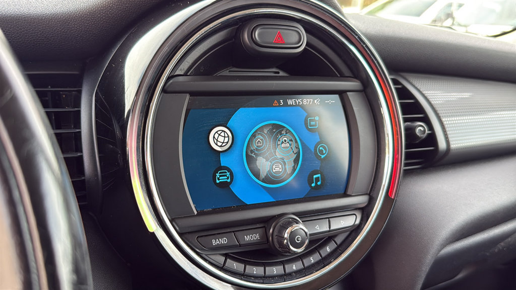 Used 2019 MINI Cooper 2-Door Hardtop w/ Signature Upholstery Package FWD image 31