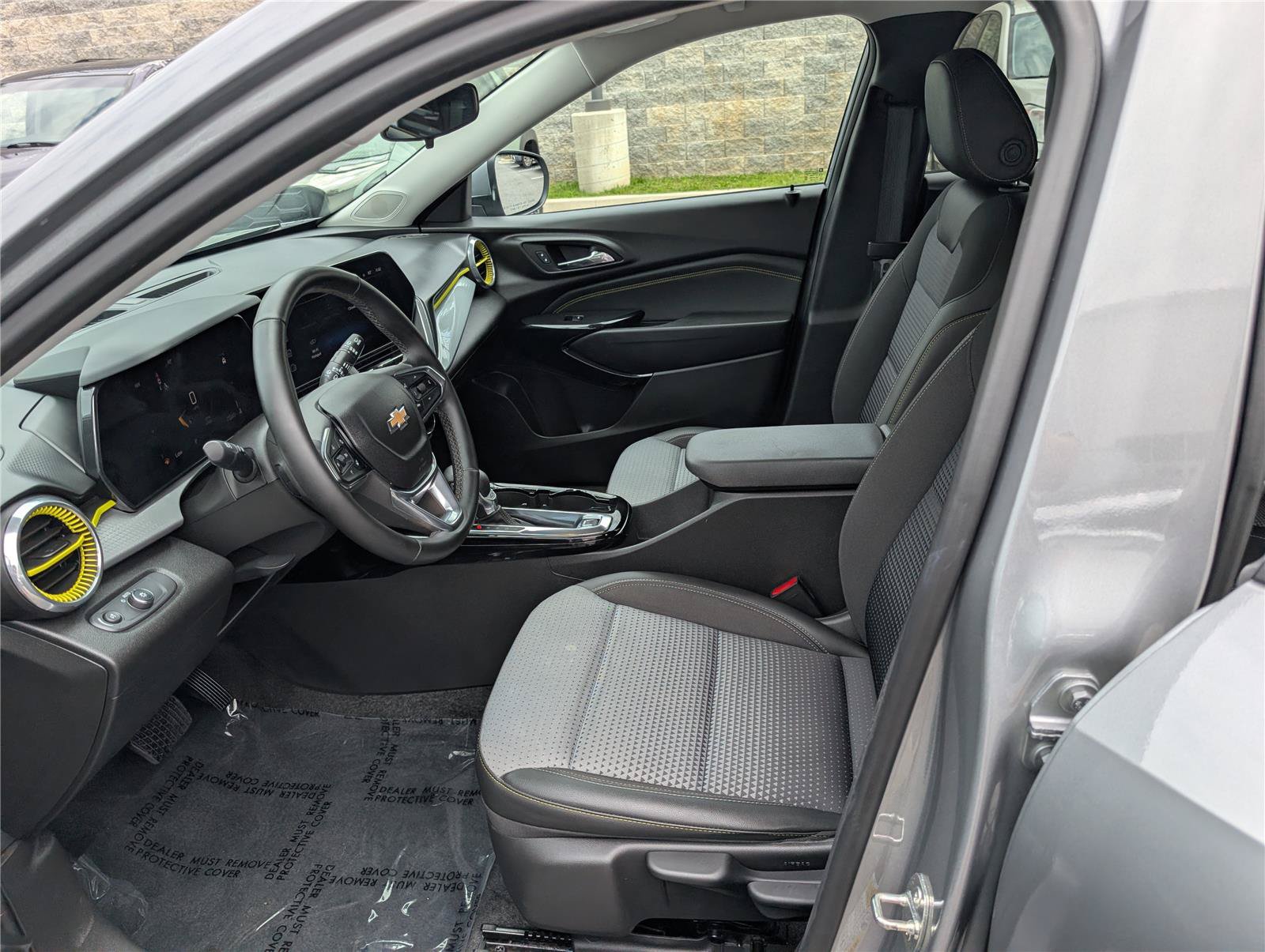 Used 2024 Chevrolet Trax LT w/ Driver Confidence Package FWD image 14