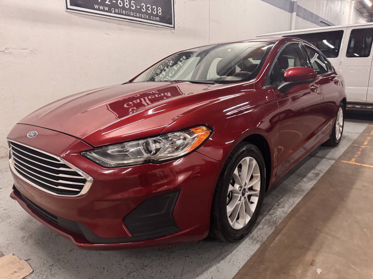 Used 2019 Ford Fusion SE FWD image 3