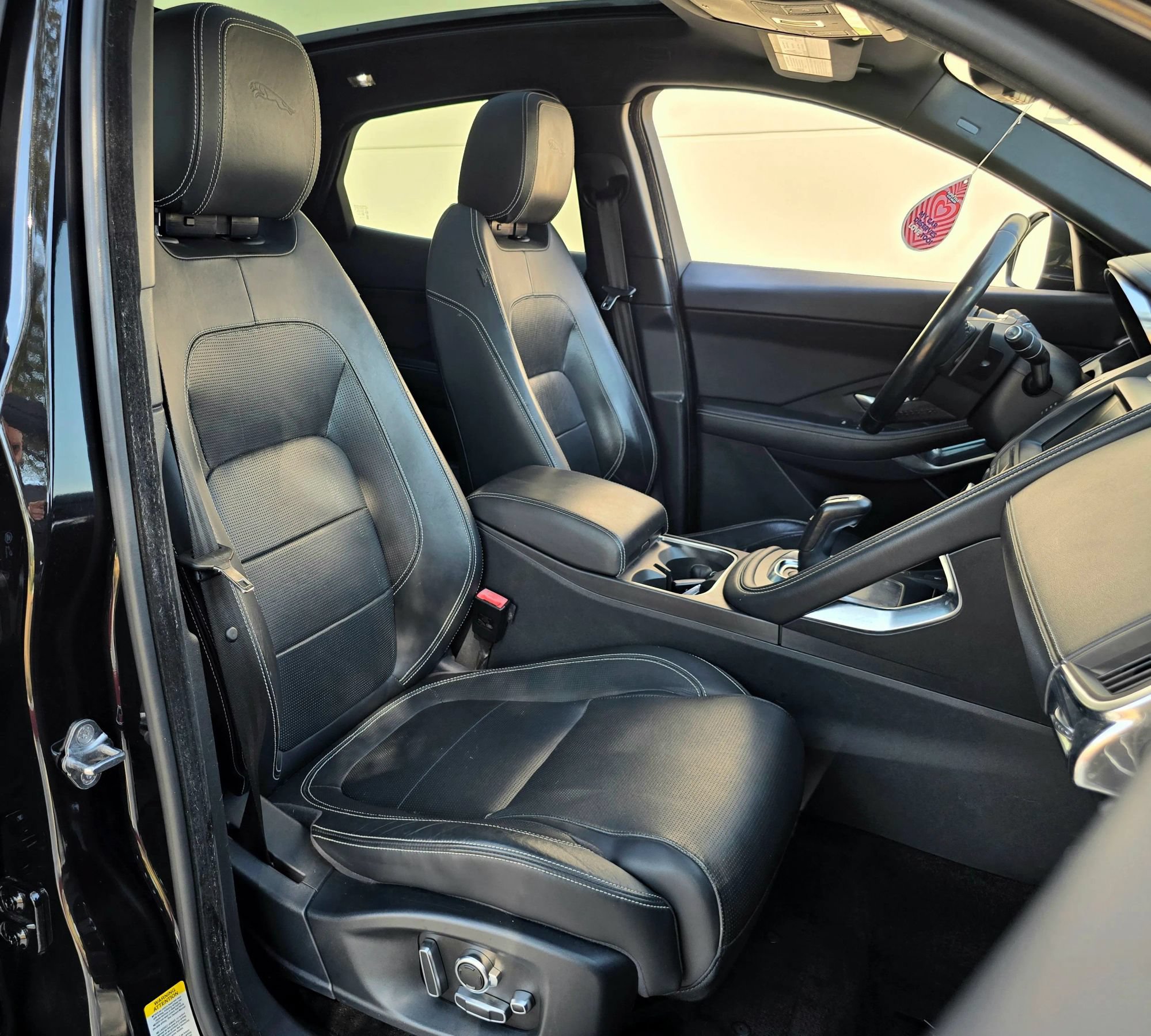 Used 2018 Jaguar E-PACE R-Dynamic HSE AWD/4WD image 23