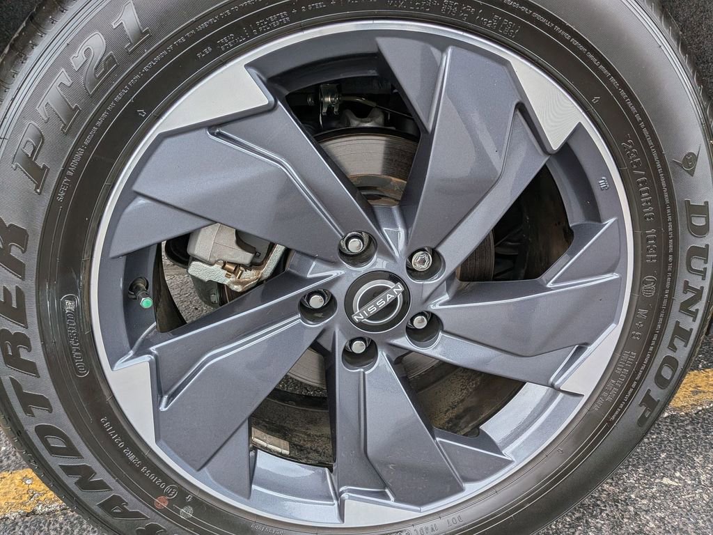 Used 2024 Nissan Rogue SV w/ SV Premium Package image 28