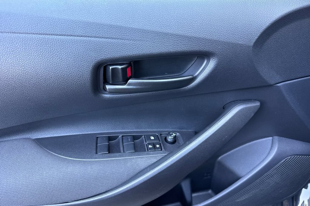 Certified 2025 Toyota Corolla LE FWD image 10