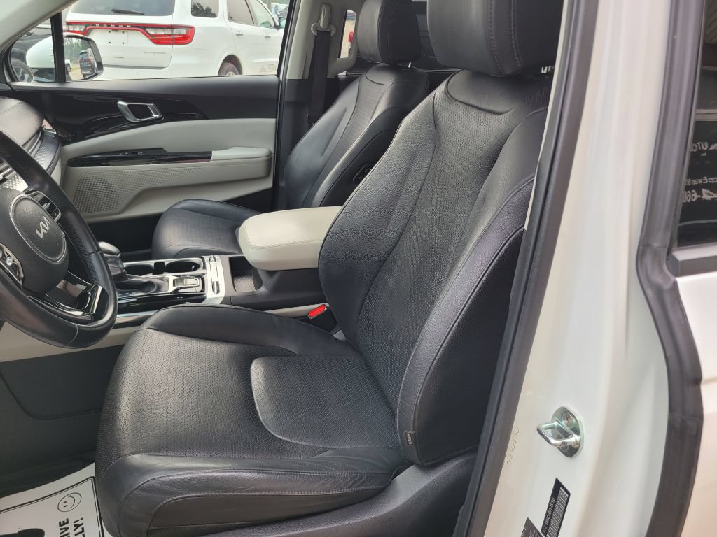 Used 2023 Kia Carnival SX Prestige FWD image 21