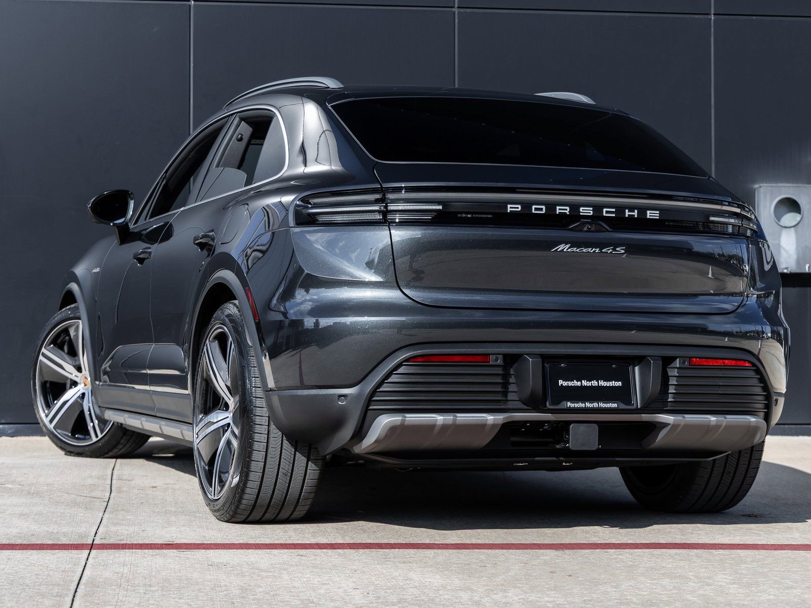 New 2025 Porsche Macan 4S Electric image 3
