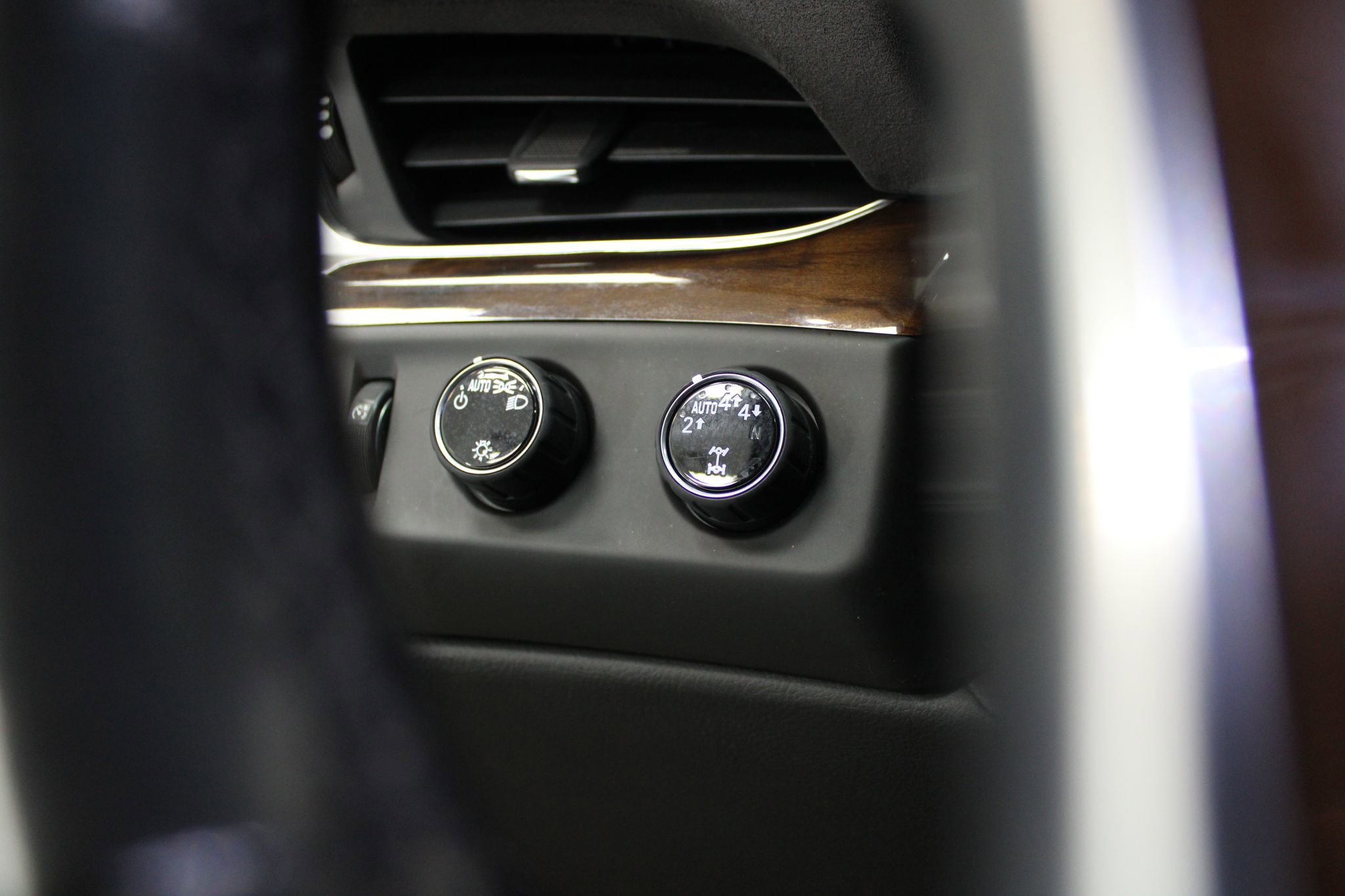 Used 2017 Cadillac Escalade ESV Luxury image 37