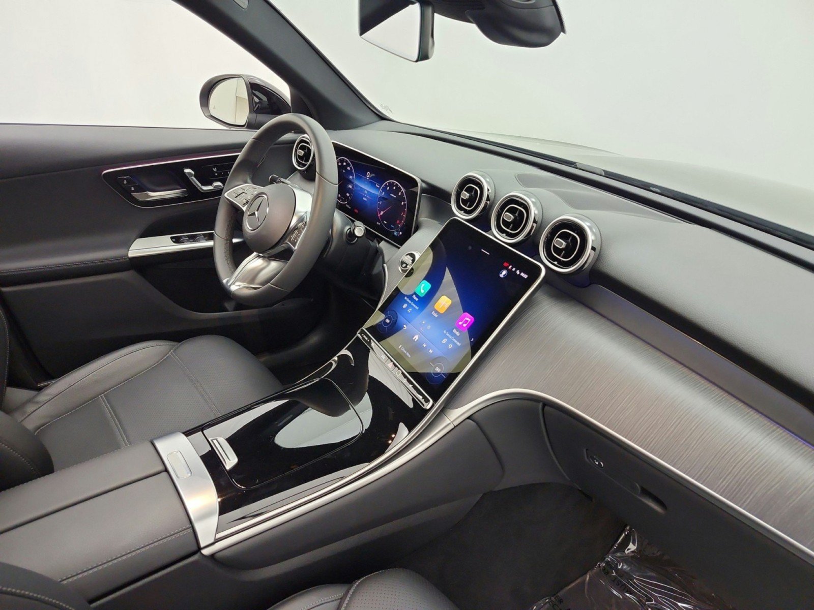 Certified 2026 Mercedes-Benz GLC 300 image 17