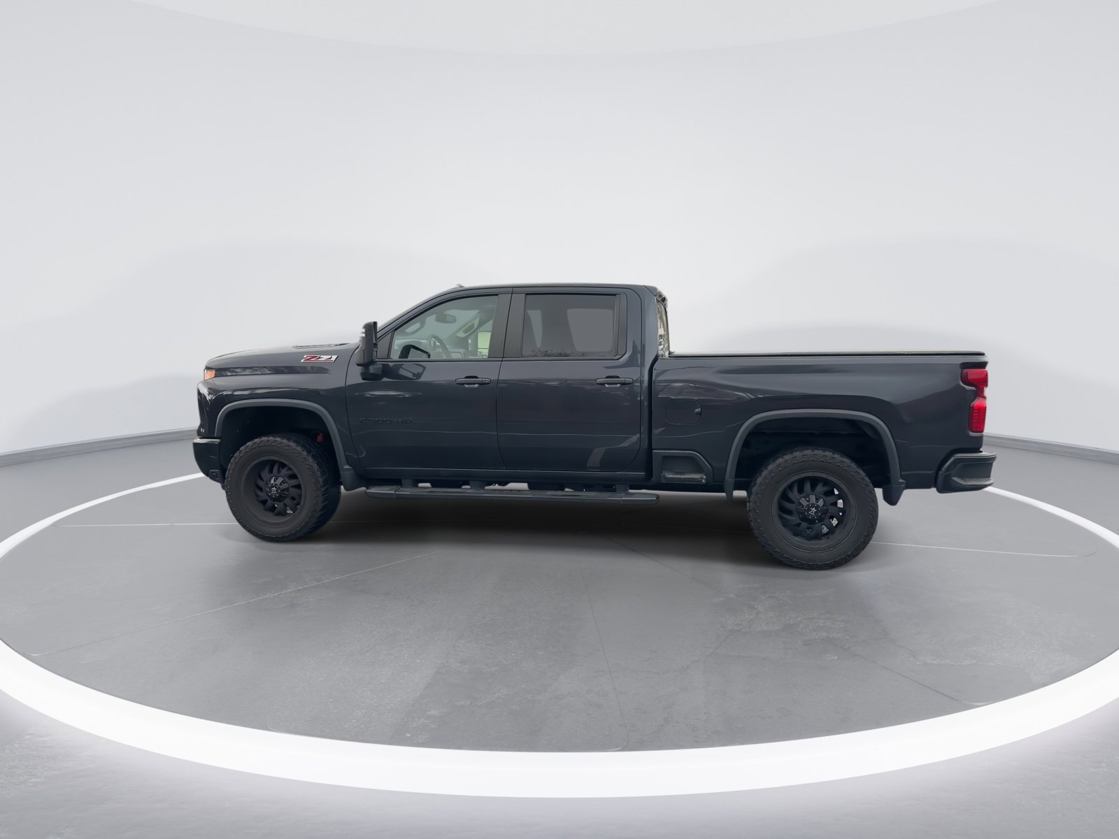 Used 2024 Chevrolet Silverado 2500 Custom w/ Custom Value Package image 6
