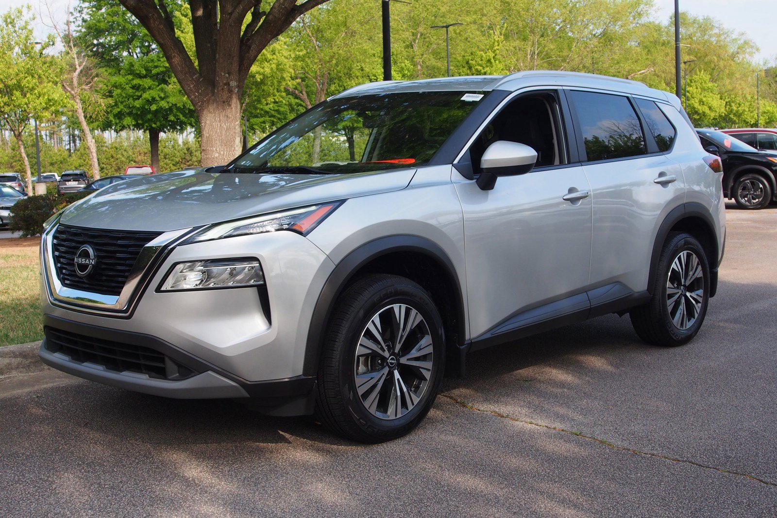 Used 2023 Nissan Rogue SV w/ SV Premium B Package AWD/4WD image 3