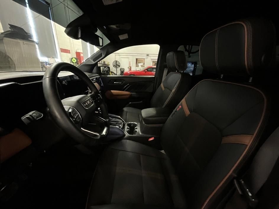 Used 2024 GMC Canyon AT4 w/ Canyon Safety Plus Package image 4
