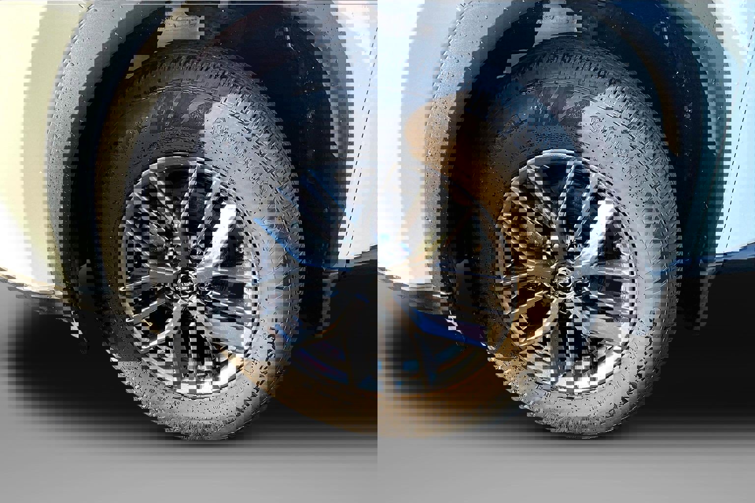 Used 2022 Nissan Rogue S image 2