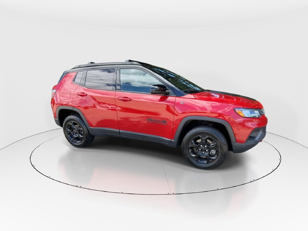 Used 2023 Jeep Compass Trailhawk w/ Sun and Sound Group AWD/4WD image 12