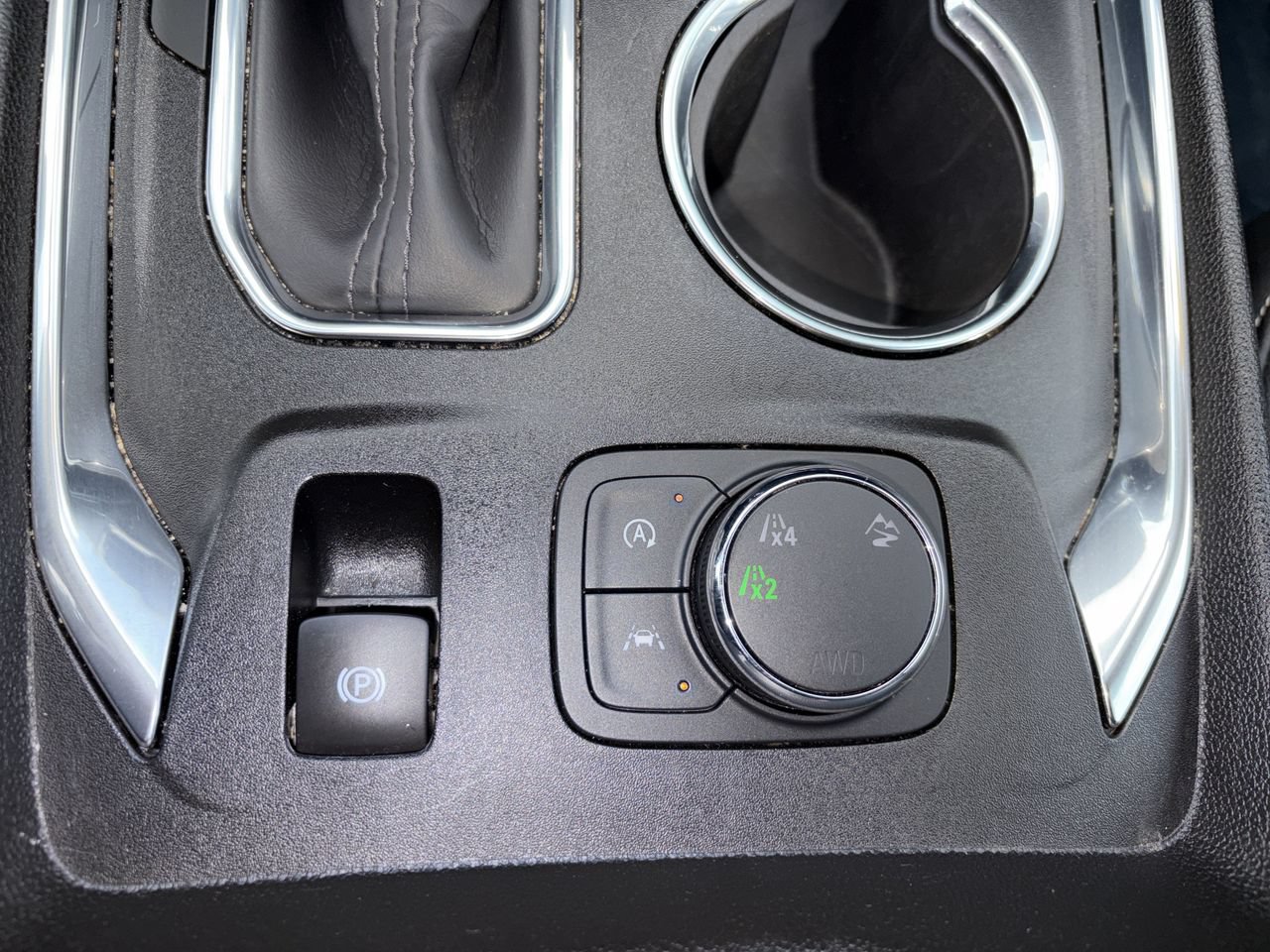 Used 2023 Chevrolet Traverse LT w/ LPO, Floor Liner Package AWD/4WD image 9