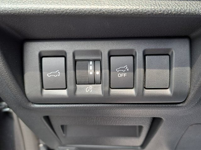 Certified 2025 Subaru Outback Limited AWD/4WD image 13