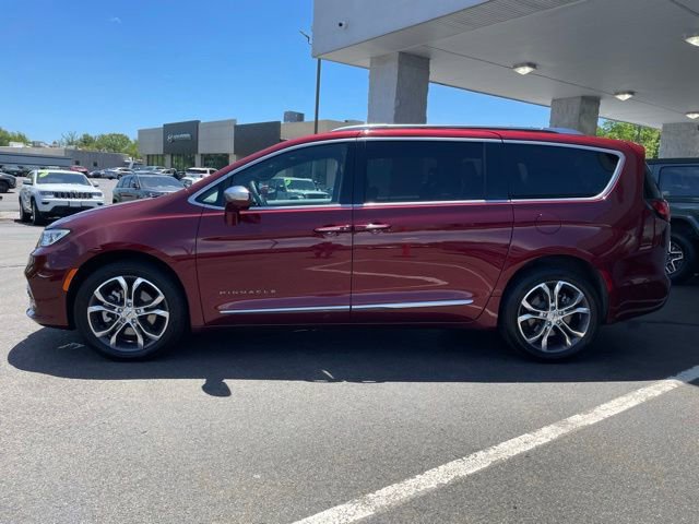 Used 2021 Chrysler Pacifica Pinnacle AWD/4WD image 8
