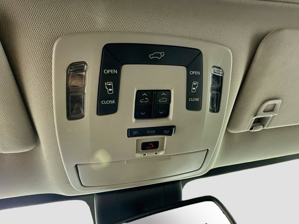Certified 2022 Toyota Sienna XLE w/ XLE Plus Package AWD/4WD image 20