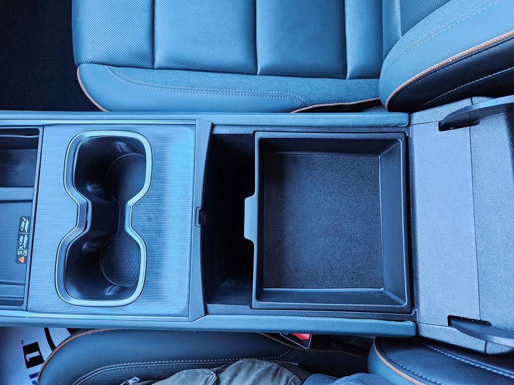 Used 2024 GMC Acadia AT4 w/ Super Cruise Package image 17