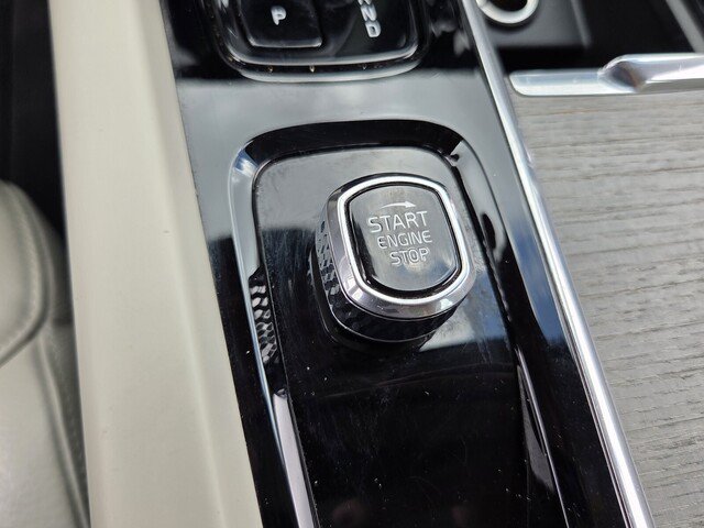 Used 2024 Volvo S60 B5 Plus FWD image 33