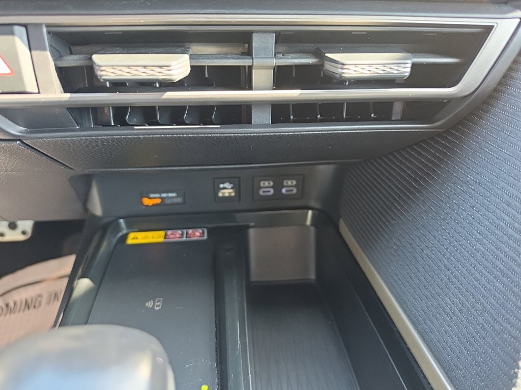 Used 2025 Toyota Camry SE FWD image 15