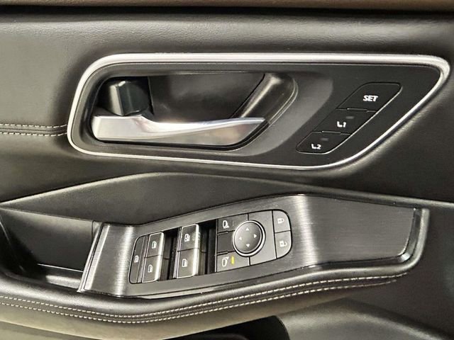 Used 2021 Nissan Rogue SL w/ Premium Package image 14