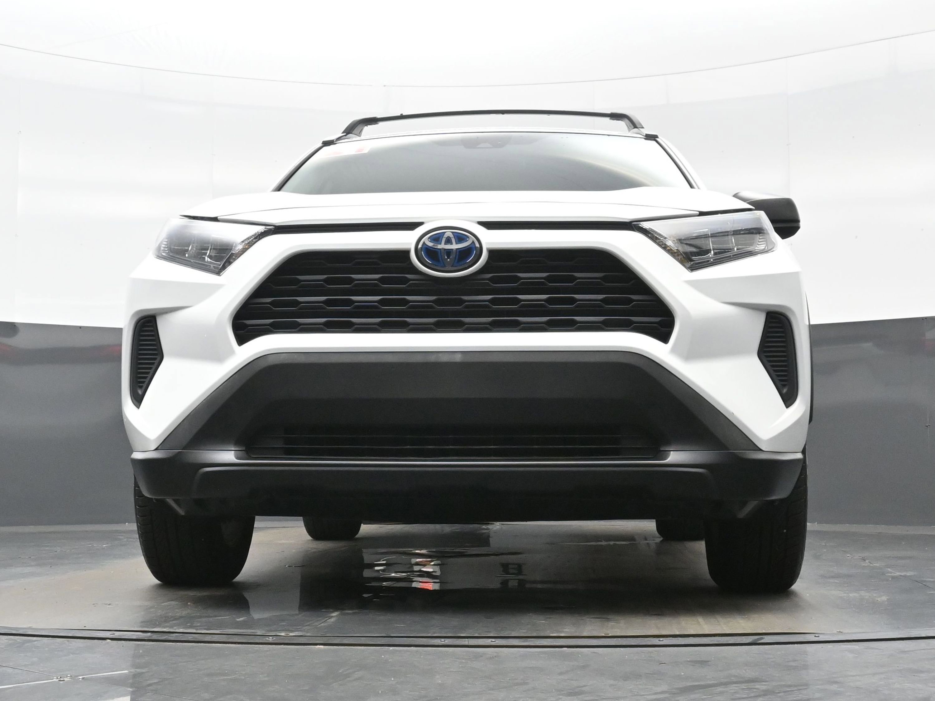 Used 2021 Toyota RAV4 LE AWD/4WD image 25