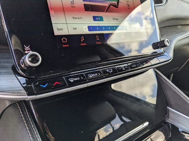 Used 2024 Jeep Wagoneer L Series II w/ Flexible Seating Group image 26