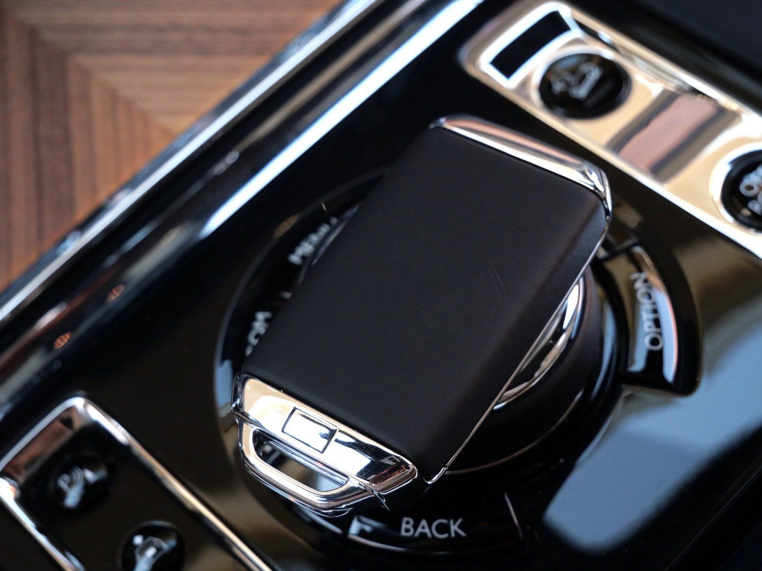 Certified 2023 Rolls-Royce Cullinan w/ Cullinan Package image 15