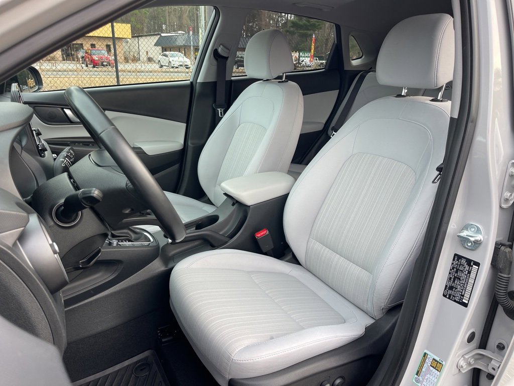 Certified 2023 Hyundai Kona SEL w/ Convenience Package image 19