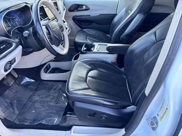 Used 2020 Chrysler Pacifica Limited image 10
