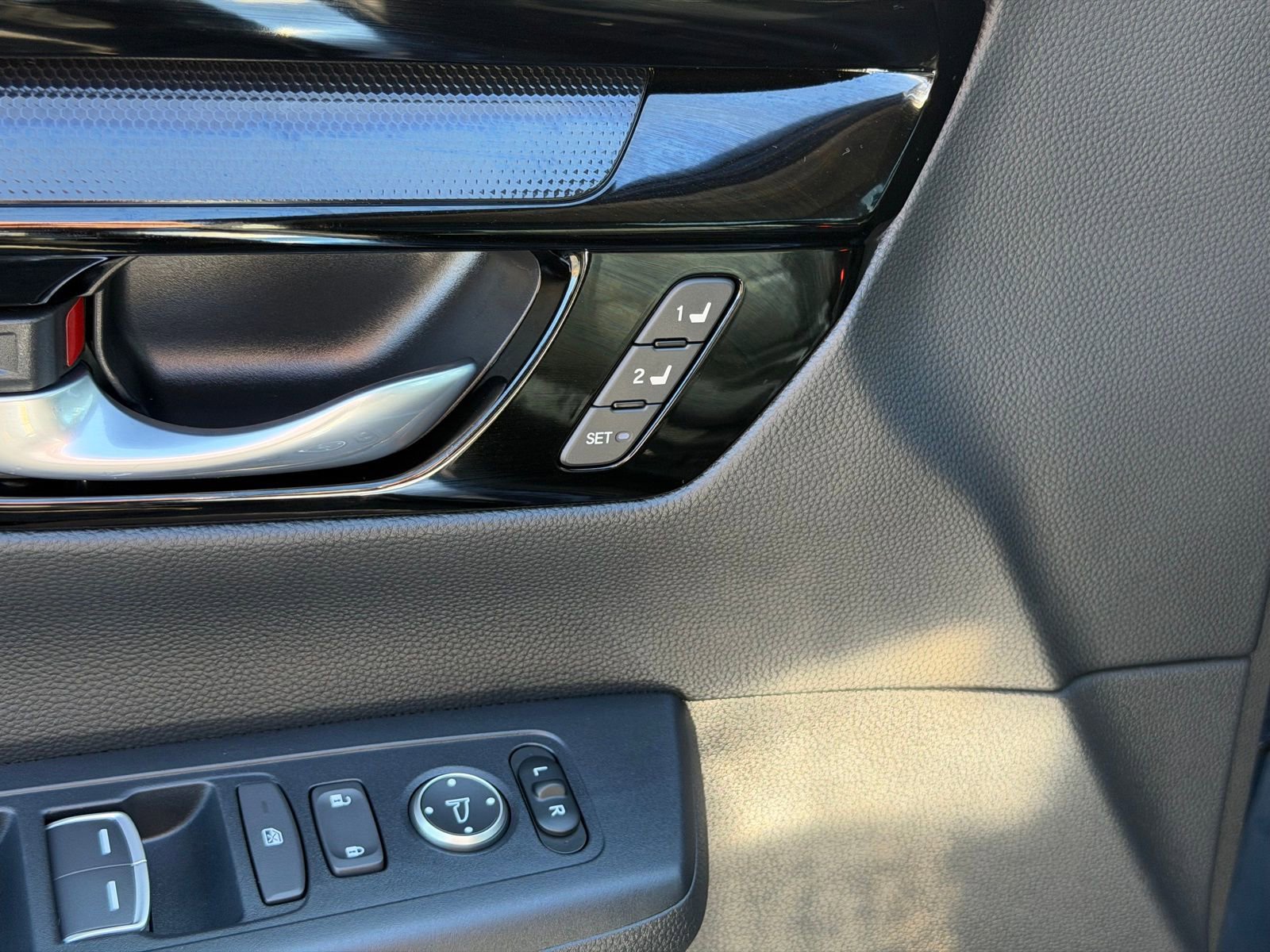 Used 2024 Honda CR-V EX-L image 14