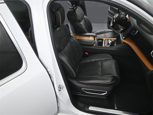 Used 2024 Jeep Grand Wagoneer L Series III image 21
