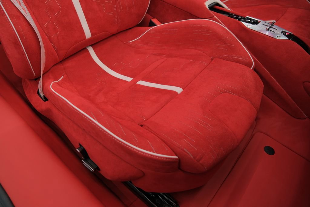 Used 2022 Ferrari SF90 Spider image 40