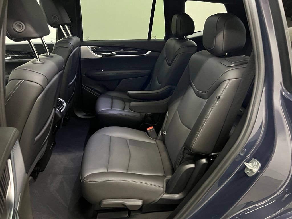 Certified 2025 Cadillac XT6 Premium Luxury AWD/4WD image 33