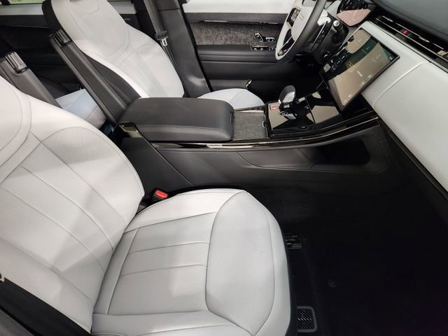 New 2026 Land Rover Range Rover Sport Dynamic SE image 3