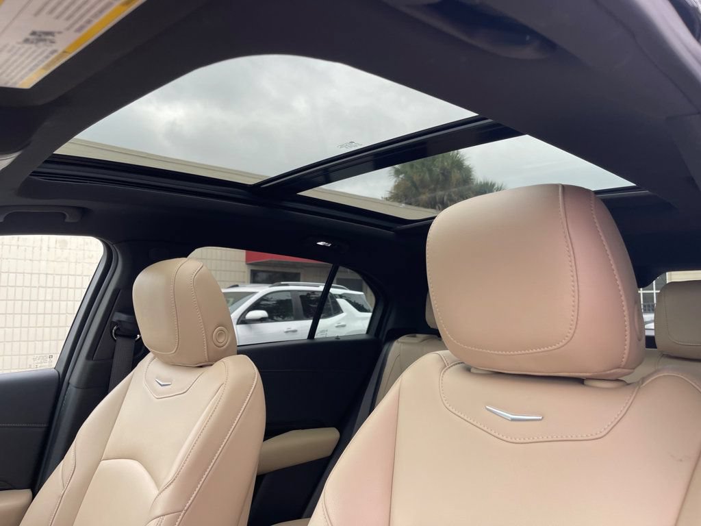 Used 2024 Cadillac XT4 Luxury w/ Cold Weather Package AWD/4WD image 23