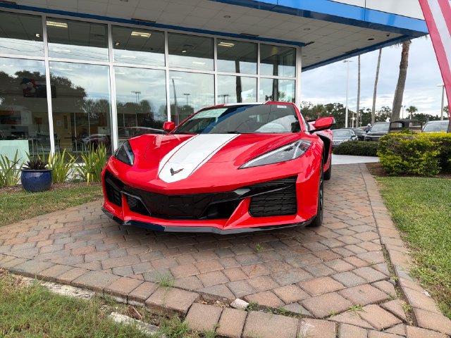 New 2027 Chevrolet Corvette Grand Sport w/ Z52 Sport Performance Package RWD image 3
