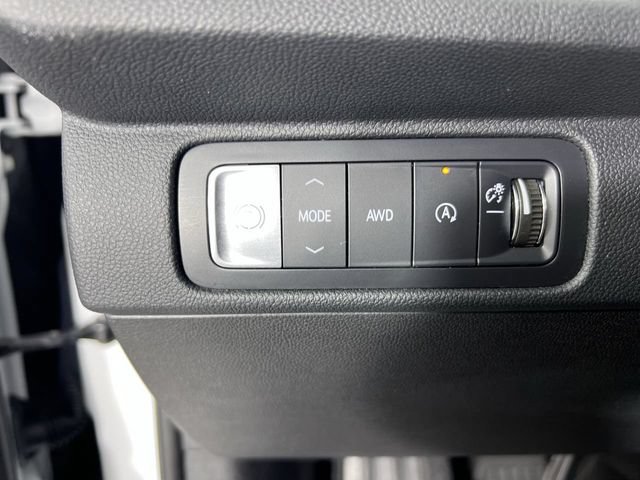 Certified 2024 Chevrolet Traverse LT w/ Enhanced Driving Package AWD/4WD image 18