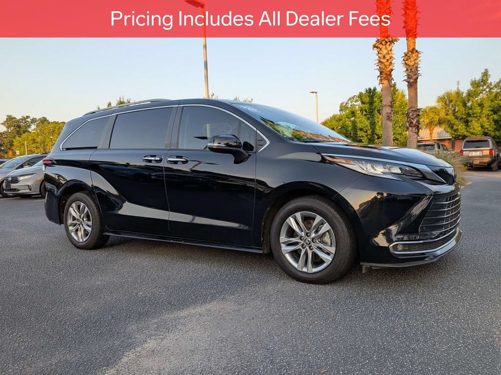 Certified 2023 Toyota Sienna Limited FWD image 2