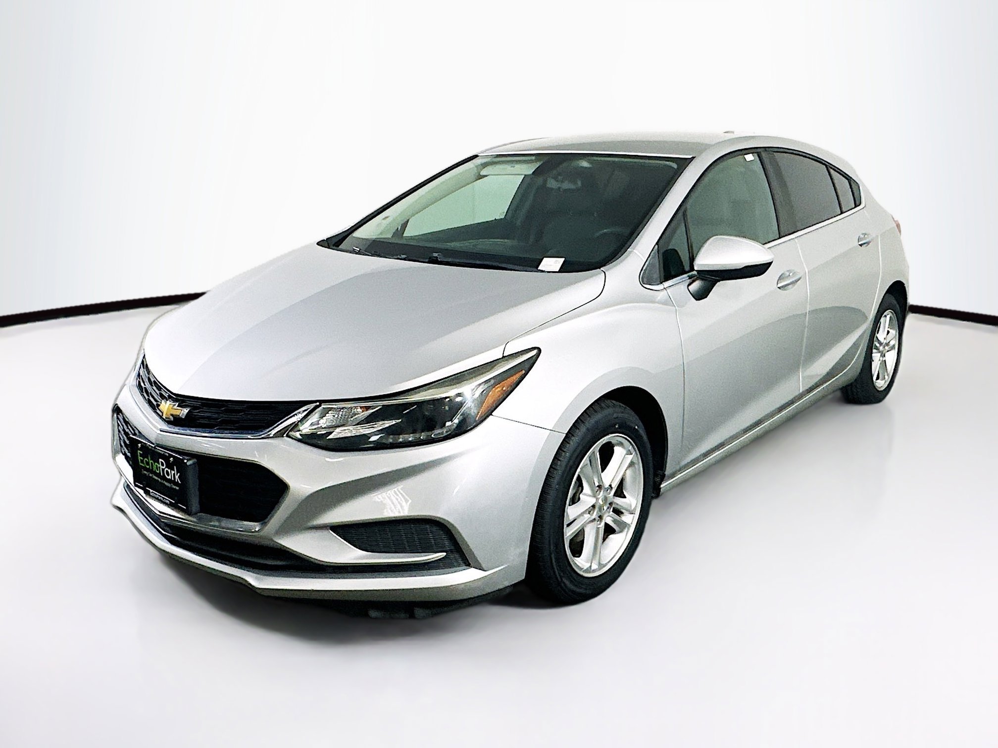 Used 2017 Chevrolet Cruze LT FWD image 3