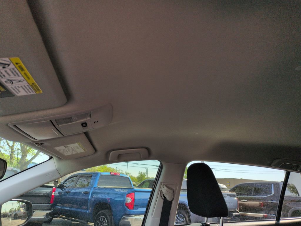 Used 2018 Toyota RAV4 LE w/ All Weather Liner Package image 21