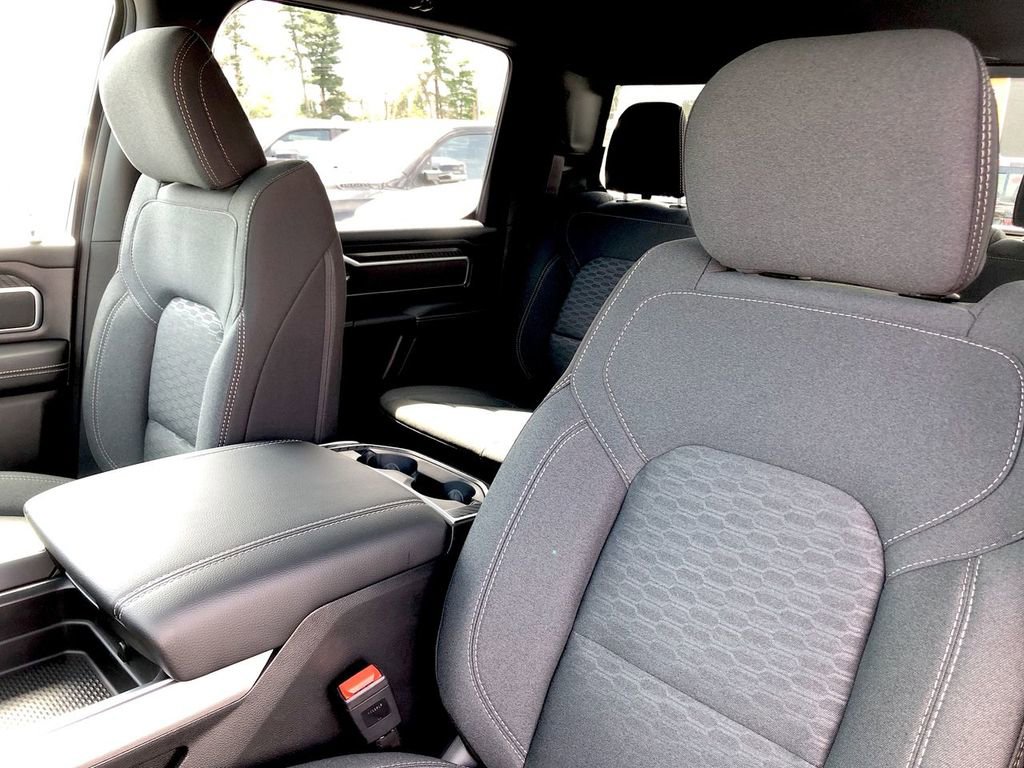 New 2026 RAM 1500 4x4 Crew Cab image 13
