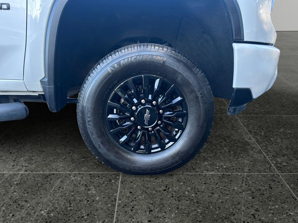 Used 2024 Chevrolet Silverado 3500 LT w/ Z71 Sport Edition image 9