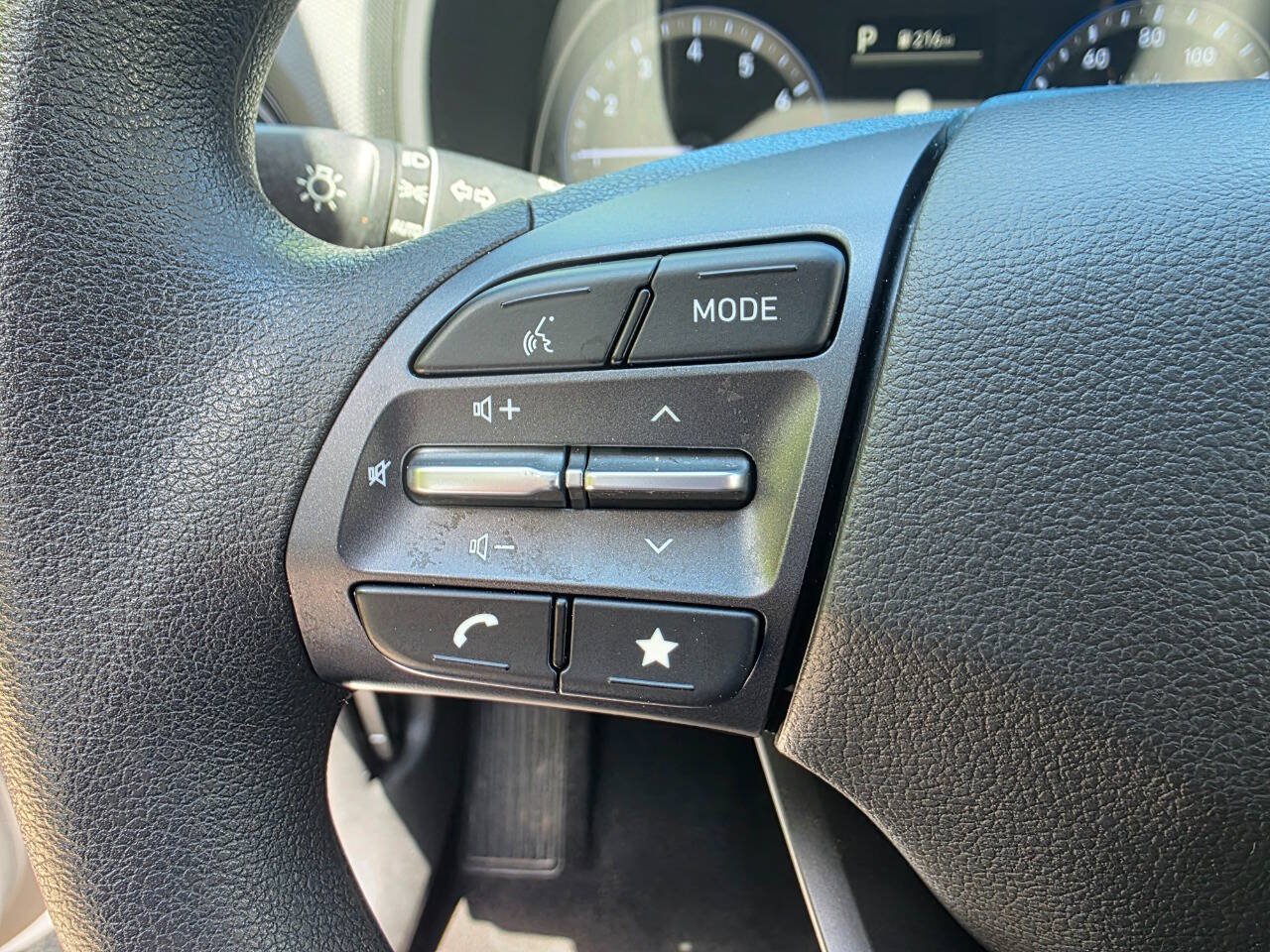 Used 2022 Hyundai Kona SE w/ Cargo Package FWD image 17