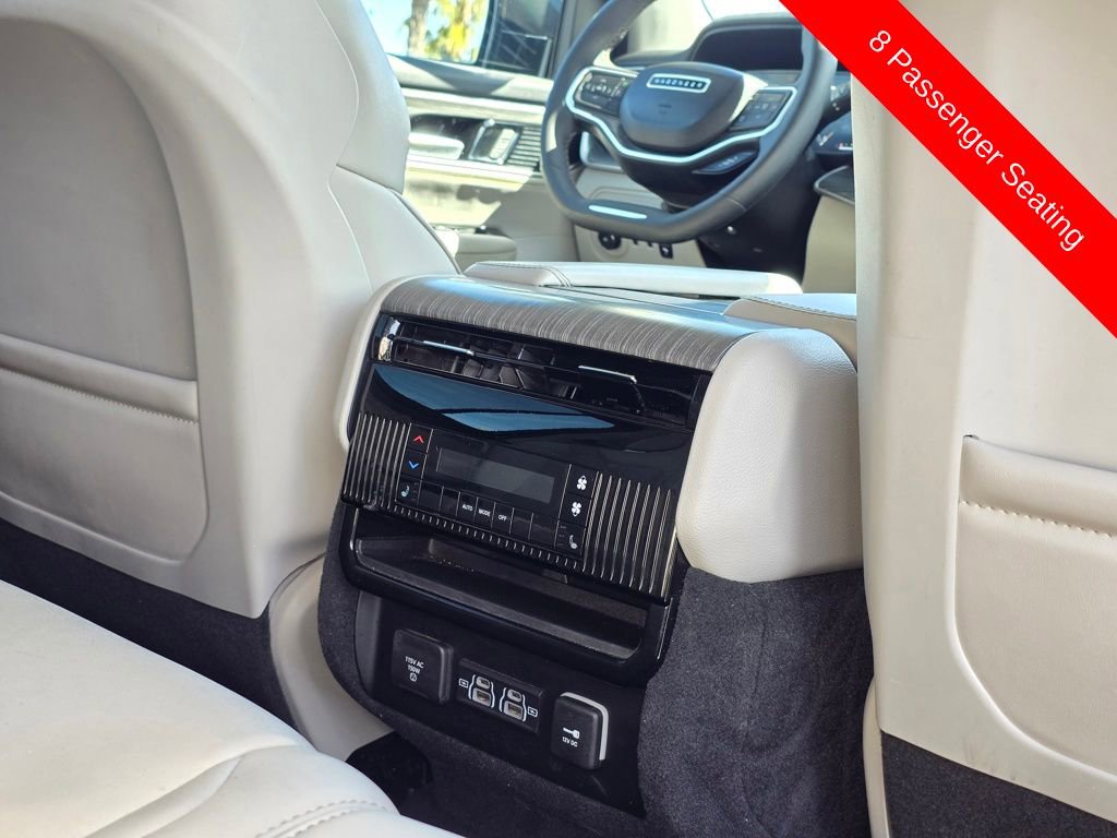 Certified 2024 Jeep Wagoneer L Series III w/ Flexible Seating Group image 15