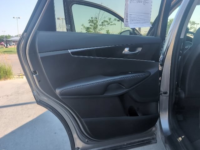 Used 2017 Kia Sorento AWD image 24