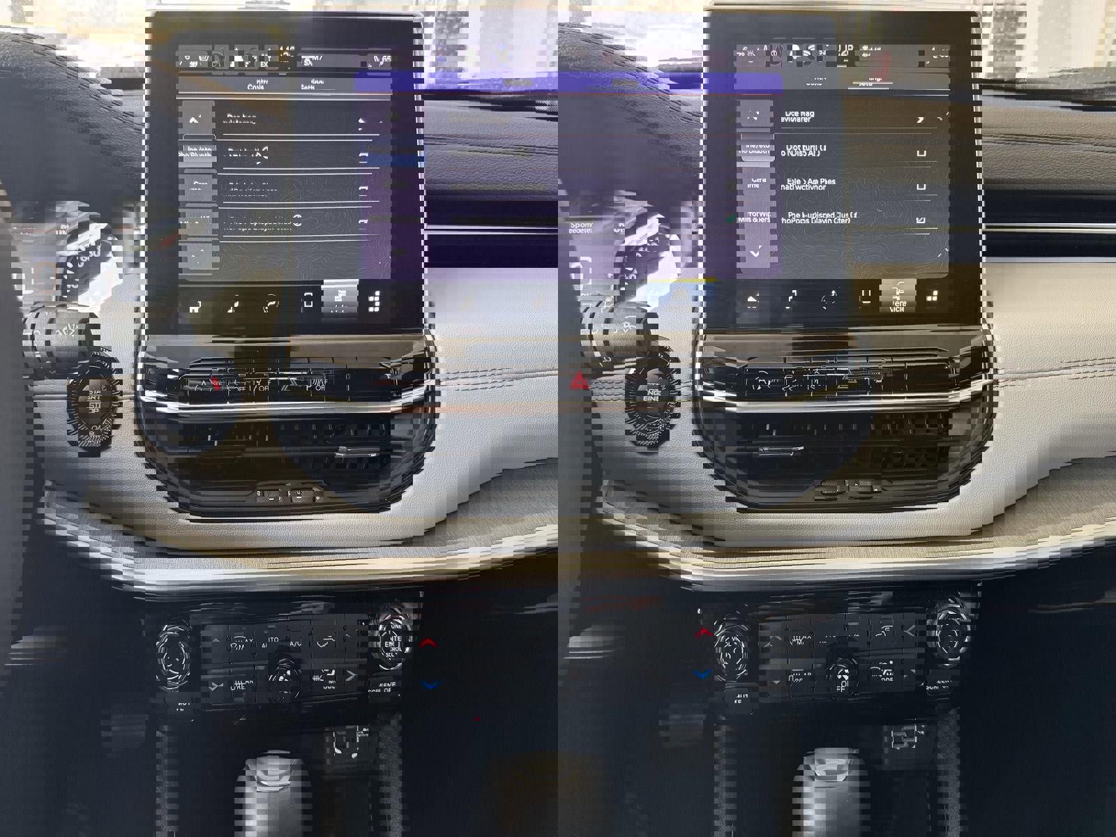 Used 2024 Jeep Compass Limited image 18