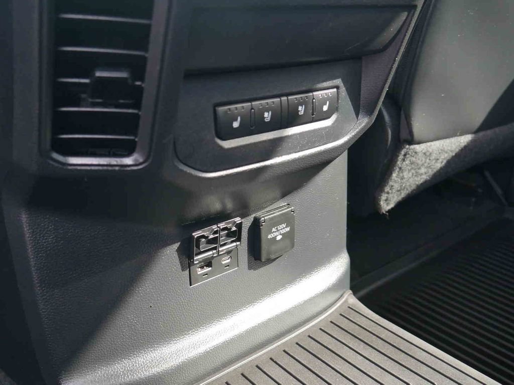 Used 2024 Toyota Tundra Platinum AWD/4WD image 19