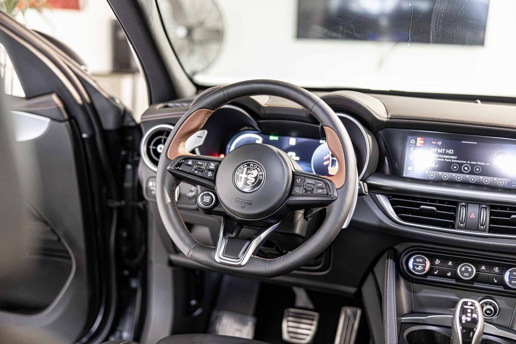 New 2025 Alfa Romeo Stelvio Sprint image 38