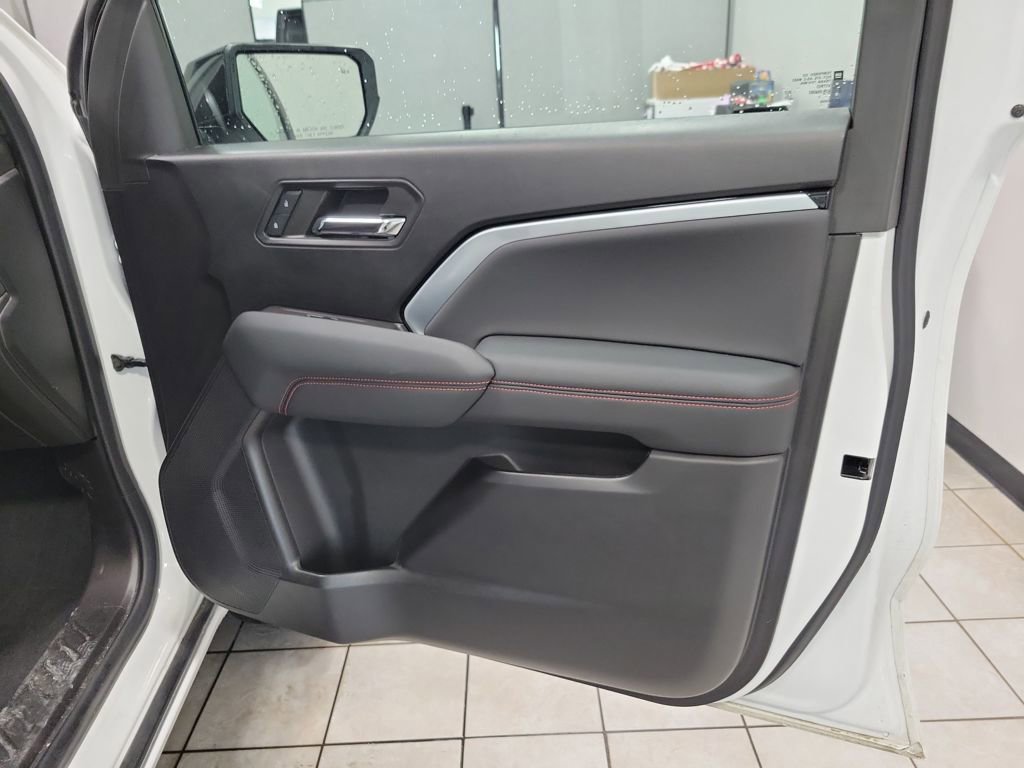 Used 2023 Chevrolet Colorado Z71 w/ Z71 Convenience Package 2 image 32