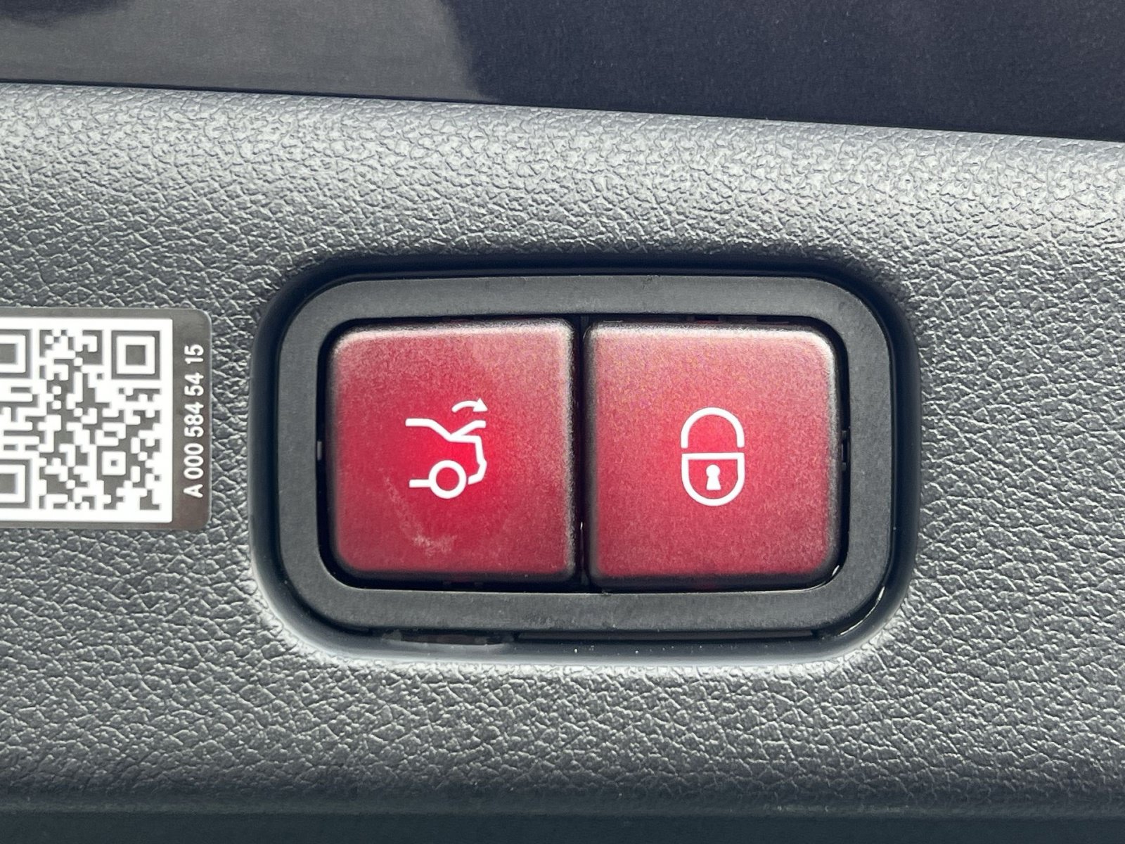 Certified 2025 Mercedes-Benz E 350 4MATIC Sedan image 32